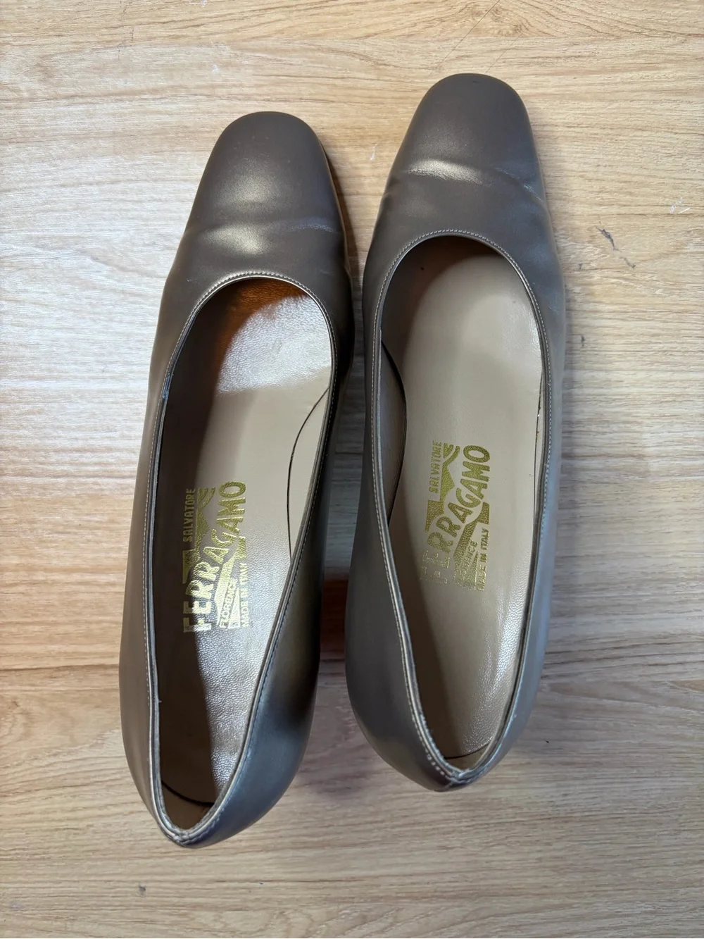 Salvatore Ferragamo Metallic Bronze Leather Block Heel Pumps Size 9 B Italy